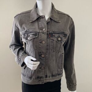 Levi’s Jeans 90s Boyfriend Trucker Denim Jacket in Washed Black